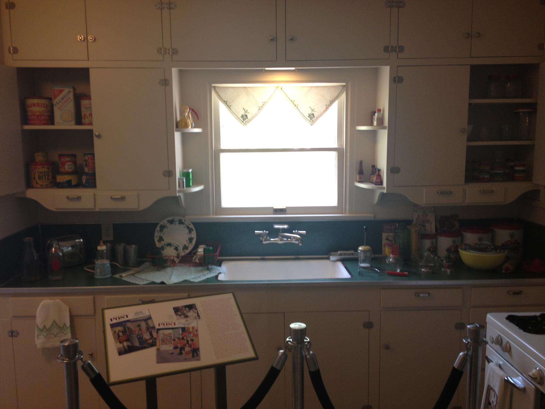 File:Bush Childhood Home-Kitchen 2-Aug 2013.jpeg - Image of Home & Kitchen, pressure Sprayer